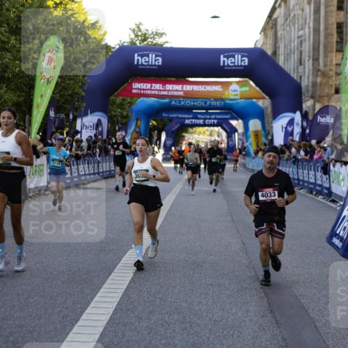 01.09.2024 - BARMER Alsterlauf Kathrin Stürmer Photography http://msf.ph/oto/6970722 01.09.2024 10:04:16 Ziel 2191, 2192, 2327, 2636, 3080, 3091, 3254, 3734, 3866, 3873, 4447, 4448, 4669, 4701, 4704, 5130, 2714, 3052, 3297, 3631, 3632, 3887, 3889, 4033, 4082, 4295, 4726, 4807, 5025, 8126 meine-sportfotos.de