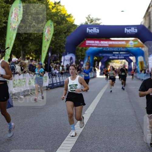 01.09.2024 - BARMER Alsterlauf Kathrin Stürmer Photography http://msf.ph/oto/6970727 01.09.2024 10:04:17 Ziel 2191, 2192, 2327, 2636, 3080, 3091, 3254, 3659, 3734, 3866, 3873, 4447, 4448, 4669, 4701, 4704, 5130, 2714, 3052, 3297, 3631, 3632, 3887, 3889, 4033, 4082, 4295, 4726, 4806, 4807, 5025, 8126 meine-sportfotos.de