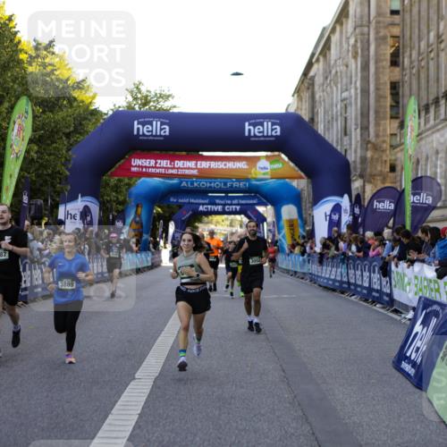 01.09.2024 - BARMER Alsterlauf Kathrin Stürmer Photography http://msf.ph/oto/6970729 01.09.2024 10:04:19 Ziel 2191, 2192, 2327, 2636, 3080, 3254, 3309, 3659, 3734, 3866, 3873, 4447, 4448, 4669, 4704, 5130, 2008, 2714, 3052, 3297, 3631, 3632, 3887, 3889, 4033, 4082, 4295, 4726, 4806, 4807, 5025, 8126 meine-sportfotos.de