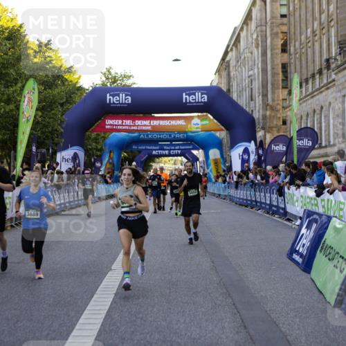 01.09.2024 - BARMER Alsterlauf Kathrin Stürmer Photography http://msf.ph/oto/6970733 01.09.2024 10:04:20 Ziel 2191, 2192, 2327, 2636, 3080, 3254, 3309, 3659, 3734, 3866, 4447, 4448, 4669, 4704, 5130, 2008, 2714, 3052, 3297, 3631, 3632, 3887, 3889, 4033, 4082, 4295, 4726, 4806, 4807, 4851, 5025, 8126 meine-sportfotos.de