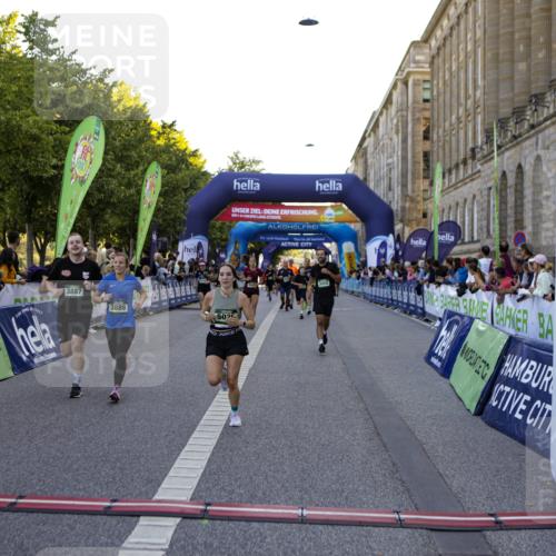 01.09.2024 - BARMER Alsterlauf Kathrin Stürmer Photography http://msf.ph/oto/6970736 01.09.2024 10:04:21 Ziel 2191, 2192, 2327, 2636, 3080, 3254, 3309, 3659, 3734, 3866, 4447, 4448, 4669, 4704, 5130, 2008, 2714, 3052, 3297, 3631, 3632, 3887, 3889, 4033, 4082, 4295, 4726, 4806, 4807, 4851, 5025 meine-sportfotos.de