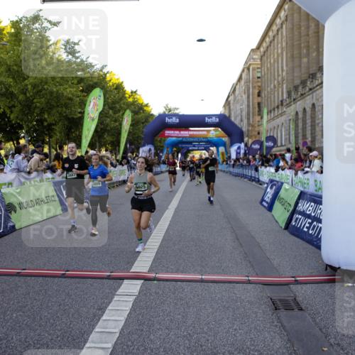 01.09.2024 - BARMER Alsterlauf Kathrin Stürmer Photography http://msf.ph/oto/6970738 01.09.2024 10:04:21 Ziel 2191, 2192, 2327, 2636, 3080, 3254, 3309, 3659, 3734, 3866, 4447, 4448, 4669, 4704, 5130, 2008, 2714, 3052, 3297, 3631, 3632, 3887, 3889, 4033, 4082, 4295, 4726, 4806, 4807, 4851, 5025 meine-sportfotos.de