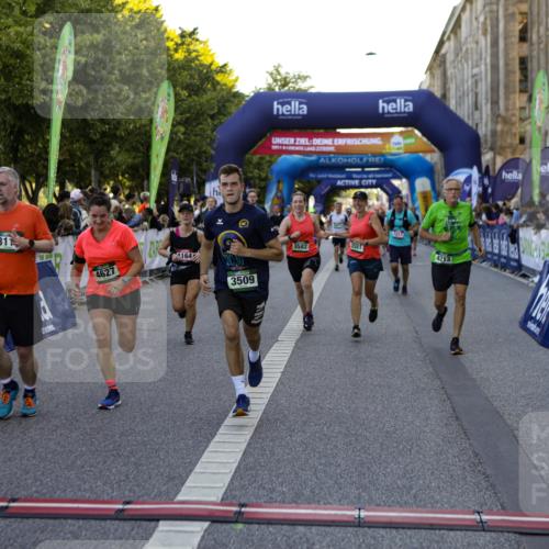 01.09.2024 - BARMER Alsterlauf Kathrin Stürmer Photography http://msf.ph/oto/6970742 01.09.2024 10:04:36 Ziel 2065, 2269, 2636, 3309, 3659, 4982, 4990, 8052, 8378, 2075, 2217, 2237, 2692, 2776, 3113, 3194, 3449, 3509, 3581, 3582, 3623, 3732, 4164, 4213, 4506, 4627, 4814, 4871, 4997, 8235, 8365 meine-sportfotos.de