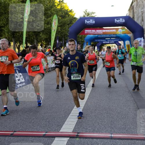 01.09.2024 - BARMER Alsterlauf Kathrin Stürmer Photography http://msf.ph/oto/6970743 01.09.2024 10:04:36 Ziel 2065, 2269, 2636, 3309, 3659, 4982, 4990, 8052, 8378, 2075, 2217, 2237, 2692, 2776, 3113, 3194, 3449, 3509, 3581, 3582, 3623, 3732, 4164, 4213, 4506, 4627, 4814, 4871, 4997, 8235, 8365 meine-sportfotos.de