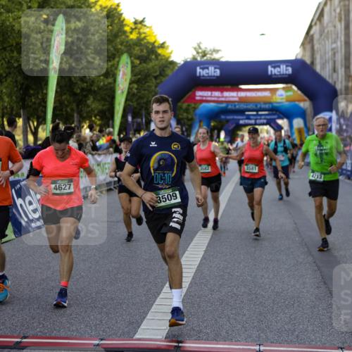 01.09.2024 - BARMER Alsterlauf Kathrin Stürmer Photography http://msf.ph/oto/6970744 01.09.2024 10:04:36 Ziel 2065, 2269, 2636, 3309, 3659, 4982, 4990, 8052, 8378, 2075, 2217, 2237, 2692, 2776, 3113, 3194, 3449, 3509, 3581, 3582, 3623, 3732, 4164, 4213, 4506, 4627, 4814, 4871, 4997, 8235, 8365 meine-sportfotos.de