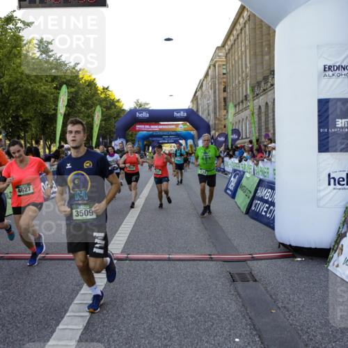 01.09.2024 - BARMER Alsterlauf Kathrin Stürmer Photography http://msf.ph/oto/6970747 01.09.2024 10:04:36 Ziel 2065, 2269, 2636, 3309, 3659, 4982, 4990, 8052, 8378, 2075, 2217, 2237, 2692, 2776, 3113, 3194, 3449, 3509, 3581, 3582, 3623, 3732, 4164, 4213, 4506, 4627, 4814, 4871, 4997, 8235, 8365 meine-sportfotos.de