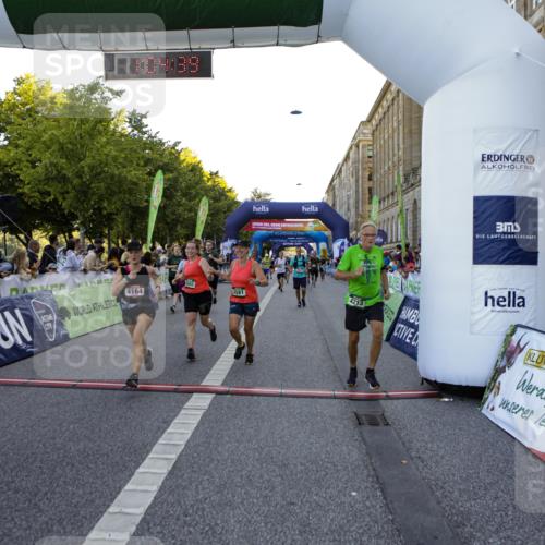01.09.2024 - BARMER Alsterlauf Kathrin Stürmer Photography http://msf.ph/oto/6970753 01.09.2024 10:04:37 Ziel 2065, 2269, 3309, 3659, 4982, 4990, 8052, 8378, 2075, 2217, 2237, 2609, 2692, 2776, 3113, 3194, 3247, 3449, 3509, 3581, 3582, 3623, 3732, 4164, 4213, 4506, 4627, 4814, 4871, 4997, 8235, 8365 meine-sportfotos.de