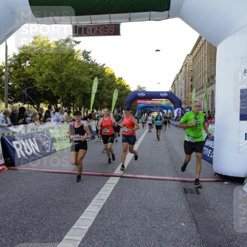01.09.2024 - BARMER Alsterlauf Kathrin Stürmer Photography http://msf.ph/oto/6970754 01.09.2024 10:04:38 Ziel 2065, 2269, 3309, 4982, 4990, 8052, 8378, 2075, 2217, 2237, 2609, 2692, 2776, 3113, 3194, 3247, 3449, 3509, 3581, 3582, 3623, 3732, 4164, 4213, 4627, 4814, 4871, 4997, 8235 meine-sportfotos.de