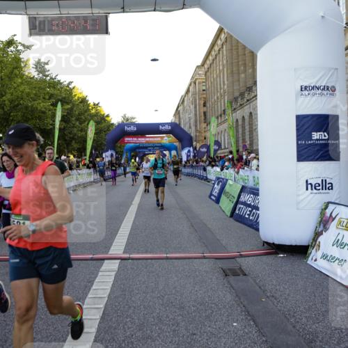 01.09.2024 - BARMER Alsterlauf Kathrin Stürmer Photography http://msf.ph/oto/6970762 01.09.2024 10:04:39 Ziel 2065, 2269, 3309, 4982, 4990, 8052, 8378, 2075, 2217, 2237, 2609, 2776, 3113, 3194, 3247, 3449, 3509, 3581, 3582, 3623, 4164, 4213, 4627, 4706, 4814, 4871, 4997, 8235 meine-sportfotos.de