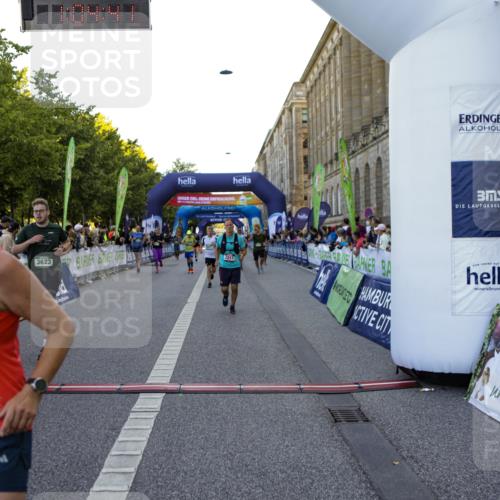 01.09.2024 - BARMER Alsterlauf Kathrin Stürmer Photography http://msf.ph/oto/6970763 01.09.2024 10:04:39 Ziel 2065, 2269, 3309, 4982, 4990, 8052, 8378, 2075, 2217, 2237, 2609, 2776, 3113, 3194, 3247, 3449, 3509, 3581, 3582, 3623, 4164, 4213, 4627, 4706, 4814, 4871, 4997, 8235 meine-sportfotos.de