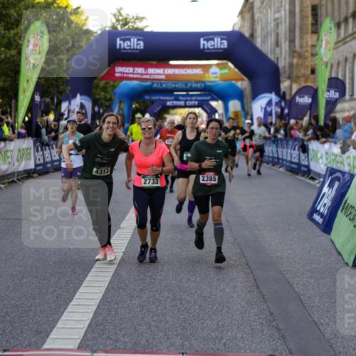01.09.2024 - BARMER Alsterlauf Kathrin Stürmer Photography http://msf.ph/oto/6970779 01.09.2024 10:05:10 Ziel 2109, 2115, 2121, 2199, 2537, 2576, 2792, 3549, 3826, 3910, 3911, 8351, 2096, 2385, 2404, 2408, 2478, 2733, 2845, 3172, 3237, 3257, 3384, 3492, 3721, 3785, 3786, 4030, 4219, 4313, 4390, 4530, 4568, 4940, 4950, 4965, 5213, 8042, 8225 meine-sportfotos.de