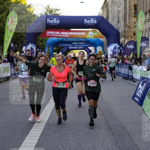 01.09.2024 - BARMER Alsterlauf Kathrin Stürmer Photography http://msf.ph/oto/6970781 01.09.2024 10:05:11 Ziel 2109, 2115, 2121, 2199, 2576, 2792, 2889, 3549, 3826, 3910, 3911, 8351, 2096, 2385, 2478, 2733, 2845, 3172, 3237, 3257, 3384, 3492, 3721, 3740, 3785, 3786, 4030, 4042, 4094, 4219, 4313, 4390, 4421, 4530, 4568, 4616, 4940, 4950, 4965, 8042, 8225 meine-sportfotos.de