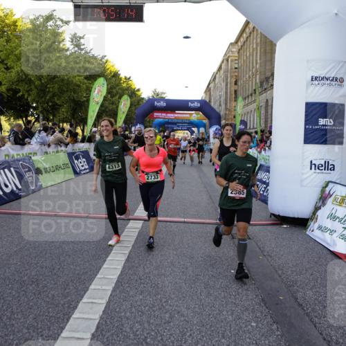 01.09.2024 - BARMER Alsterlauf Kathrin Stürmer Photography http://msf.ph/oto/6970791 01.09.2024 10:05:12 Ziel 2109, 2115, 2121, 2199, 2576, 2792, 2889, 3549, 3826, 3910, 3911, 8351, 2096, 2385, 2478, 2733, 2845, 3172, 3237, 3257, 3384, 3492, 3721, 3740, 3785, 3786, 4030, 4042, 4094, 4219, 4313, 4390, 4421, 4530, 4616, 4660, 4940, 4950, 4965, 8042, 8225 meine-sportfotos.de