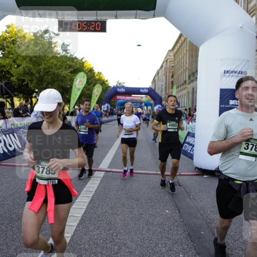 01.09.2024 - BARMER Alsterlauf Kathrin Stürmer Photography http://msf.ph/oto/6970798 01.09.2024 10:05:18 Ziel 2115, 2199, 2507, 2792, 2889, 3910, 3911, 5112, 8351, 2096, 2385, 2478, 2494, 2733, 2748, 2845, 3172, 3232, 3237, 3492, 3740, 3785, 3786, 3985, 4030, 4042, 4094, 4219, 4313, 4421, 4530, 4535, 4616, 4660, 4940, 4965, 5154, 8225, 8333 meine-sportfotos.de