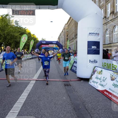01.09.2024 - BARMER Alsterlauf Kathrin Stürmer Photography http://msf.ph/oto/6970803 01.09.2024 10:05:20 Ziel 2115, 2199, 2507, 2792, 2889, 2979, 3910, 3911, 5112, 5311, 2096, 2478, 2494, 2746, 2748, 2845, 3172, 3232, 3237, 3492, 3607, 3740, 3785, 3786, 3985, 4030, 4042, 4094, 4219, 4421, 4530, 4535, 4616, 4660, 4940, 4965, 5154, 5182, 5185, 5194, 8333 meine-sportfotos.de