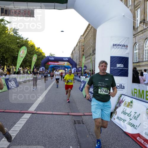 01.09.2024 - BARMER Alsterlauf Kathrin Stürmer Photography http://msf.ph/oto/6970812 01.09.2024 10:05:21 Ziel 2115, 2199, 2507, 2792, 2889, 2979, 3910, 3911, 5112, 5311, 2096, 2478, 2494, 2746, 2748, 2845, 2966, 3172, 3232, 3237, 3607, 3740, 3785, 3786, 3985, 4030, 4042, 4094, 4219, 4421, 4530, 4535, 4616, 4660, 4940, 4965, 5154, 5182, 5185, 5194, 8333 meine-sportfotos.de