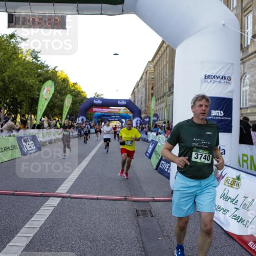01.09.2024 - BARMER Alsterlauf Kathrin Stürmer Photography http://msf.ph/oto/6970813 01.09.2024 10:05:21 Ziel 2115, 2199, 2507, 2792, 2889, 2979, 3910, 3911, 5112, 5311, 2096, 2478, 2494, 2746, 2748, 2845, 2966, 3172, 3232, 3237, 3607, 3740, 3785, 3786, 3985, 4030, 4042, 4094, 4219, 4421, 4530, 4535, 4616, 4660, 4940, 4965, 5154, 5182, 5185, 5194, 8333 meine-sportfotos.de