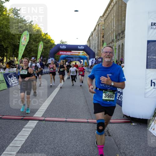 01.09.2024 - BARMER Alsterlauf Kathrin Stürmer Photography http://msf.ph/oto/6970816 01.09.2024 10:05:25 Ziel 2115, 2199, 2507, 2889, 2979, 4453, 5112, 5311, 2239, 2368, 2393, 2494, 2746, 2748, 2966, 3100, 3173, 3232, 3607, 3740, 3985, 4042, 4094, 4421, 4530, 4535, 4566, 4567, 4616, 4660, 4901, 5154, 5182, 5185, 5194, 8333 meine-sportfotos.de