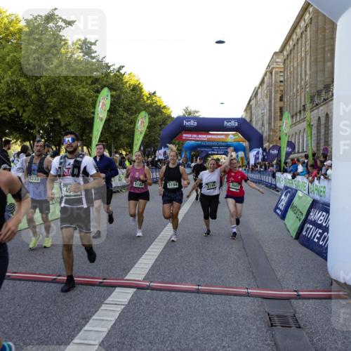 01.09.2024 - BARMER Alsterlauf Kathrin Stürmer Photography http://msf.ph/oto/6970819 01.09.2024 10:05:26 Ziel 2115, 2199, 2507, 2889, 2979, 4453, 5112, 5311, 2147, 2239, 2368, 2393, 2494, 2746, 2748, 2966, 3100, 3173, 3232, 3601, 3607, 3740, 3985, 4042, 4094, 4421, 4535, 4566, 4567, 4616, 4660, 4901, 5154, 5182, 5185, 5194, 8333 meine-sportfotos.de