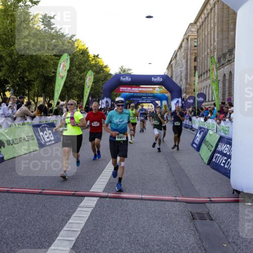 01.09.2024 - BARMER Alsterlauf Kathrin Stürmer Photography http://msf.ph/oto/6970836 01.09.2024 10:05:34 Ziel 2143, 2507, 2536, 2975, 2979, 3407, 3639, 3700, 4186, 4453, 5112, 5311, 2041, 2147, 2219, 2239, 2368, 2393, 2488, 2489, 2589, 2672, 2746, 2966, 3023, 3100, 3173, 3601, 3602, 3607, 3745, 3812, 4566, 4567, 4901, 5182, 5185, 5194, 8226 meine-sportfotos.de