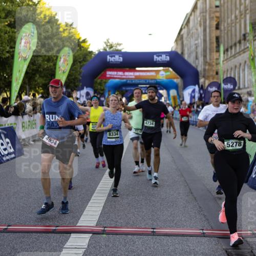 01.09.2024 - BARMER Alsterlauf Kathrin Stürmer Photography http://msf.ph/oto/6970844 01.09.2024 10:05:48 Ziel 2143, 2536, 2614, 2881, 2974, 2975, 3407, 3639, 3700, 3947, 3948, 4181, 4186, 4690, 4702, 4929, 4957, 5156, 5312, 8219, 8309, 2169, 2205, 3034, 3199, 3682, 3807, 3835, 4010, 4011, 4633, 4734, 4934, 4939, 5278, 8110, 8252, 8334 meine-sportfotos.de