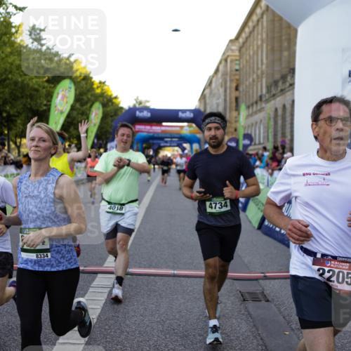 01.09.2024 - BARMER Alsterlauf Kathrin Stürmer Photography http://msf.ph/oto/6970852 01.09.2024 10:05:50 Ziel 2143, 2614, 2881, 2974, 2975, 3639, 3947, 3948, 4181, 4186, 4690, 4702, 4870, 4929, 4957, 5156, 5312, 8219, 8309, 2169, 2205, 2292, 3034, 3199, 3682, 3807, 3835, 4010, 4011, 4633, 4734, 4798, 4934, 4939, 5180, 5278, 8110, 8252, 8334 meine-sportfotos.de