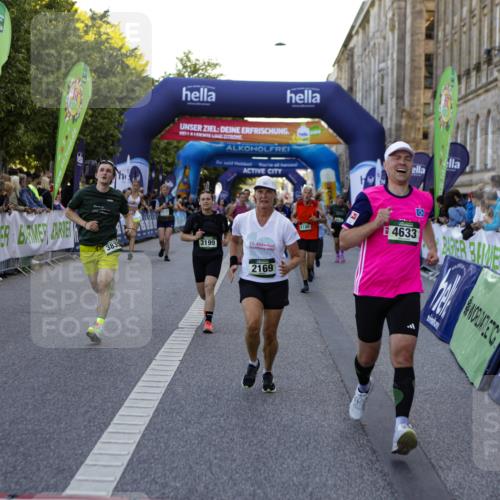 01.09.2024 - BARMER Alsterlauf Kathrin Stürmer Photography http://msf.ph/oto/6970863 01.09.2024 10:05:54 Ziel 2143, 2614, 2881, 2974, 2975, 3947, 3948, 4181, 4690, 4702, 4870, 4929, 4957, 5156, 5312, 8219, 8231, 8309, 2169, 2205, 2292, 2983, 3005, 3034, 3199, 3331, 3627, 3665, 3682, 3769, 3835, 4010, 4011, 4517, 4633, 4734, 4798, 4854, 4934, 4939, 5066, 5180, 5278, 8110, 8252, 8334 meine-sportfotos.de