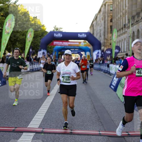 01.09.2024 - BARMER Alsterlauf Kathrin Stürmer Photography http://msf.ph/oto/6970866 01.09.2024 10:05:54 Ziel 2143, 2614, 2881, 2974, 2975, 3947, 3948, 4181, 4690, 4702, 4870, 4929, 4957, 5156, 5312, 8219, 8231, 8309, 2169, 2205, 2292, 2983, 3005, 3034, 3199, 3331, 3627, 3665, 3682, 3769, 3835, 4010, 4011, 4517, 4633, 4734, 4798, 4854, 4934, 4939, 5066, 5180, 5278, 8110, 8252, 8334 meine-sportfotos.de