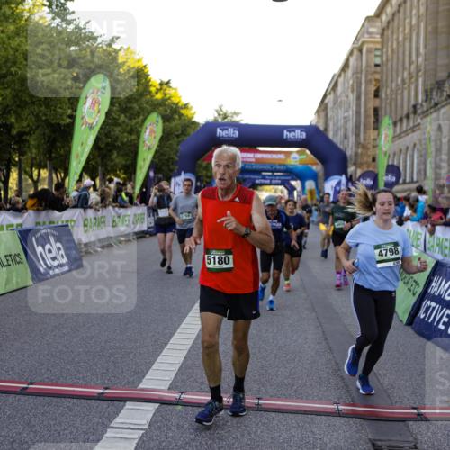 01.09.2024 - BARMER Alsterlauf Kathrin Stürmer Photography http://msf.ph/oto/6970869 01.09.2024 10:05:58 Ziel 2498, 2614, 3947, 3948, 4181, 4245, 4690, 4702, 4870, 4929, 4957, 5156, 8219, 8231, 2169, 2170, 2265, 2292, 2499, 2592, 2858, 2983, 3005, 3034, 3199, 3331, 3627, 3665, 3682, 3769, 3835, 4517, 4633, 4798, 4801, 4854, 5021, 5022, 5066, 5180, 8252 meine-sportfotos.de