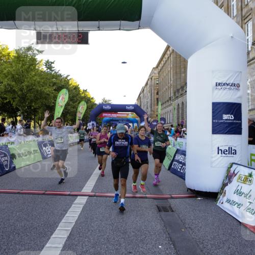 01.09.2024 - BARMER Alsterlauf Kathrin Stürmer Photography http://msf.ph/oto/6970878 01.09.2024 10:06:00 Ziel 2498, 3947, 3948, 4181, 4245, 4690, 4702, 4870, 4929, 4957, 8231, 2169, 2170, 2265, 2292, 2499, 2592, 2858, 2892, 2983, 3005, 3199, 3331, 3444, 3627, 3665, 3769, 3835, 4517, 4633, 4798, 4801, 4854, 5021, 5022, 5066, 5180 meine-sportfotos.de