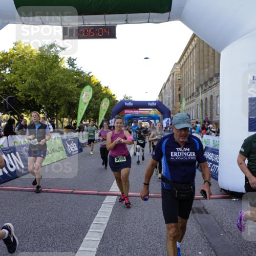 01.09.2024 - BARMER Alsterlauf Kathrin Stürmer Photography http://msf.ph/oto/6970886 01.09.2024 10:06:02 Ziel 2498, 3845, 3917, 3947, 3948, 4245, 4702, 4870, 4929, 4957, 8231, 2170, 2265, 2292, 2499, 2592, 2858, 2892, 2983, 3005, 3199, 3331, 3444, 3514, 3627, 3665, 3769, 3835, 4517, 4798, 4801, 4854, 5021, 5022, 5066, 5067, 5180 meine-sportfotos.de