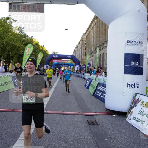 01.09.2024 - BARMER Alsterlauf Kathrin Stürmer Photography http://msf.ph/oto/6970901 01.09.2024 10:06:08 Ziel 2362, 2498, 2819, 3081, 3500, 3535, 3845, 3893, 3917, 4245, 4702, 4870, 5159, 8231, 2076, 2170, 2265, 2499, 2592, 2858, 2892, 2983, 3005, 3161, 3256, 3299, 3436, 3444, 3490, 3514, 3627, 3665, 4016, 4060, 4465, 4801, 5021, 5022, 5066, 5067 meine-sportfotos.de