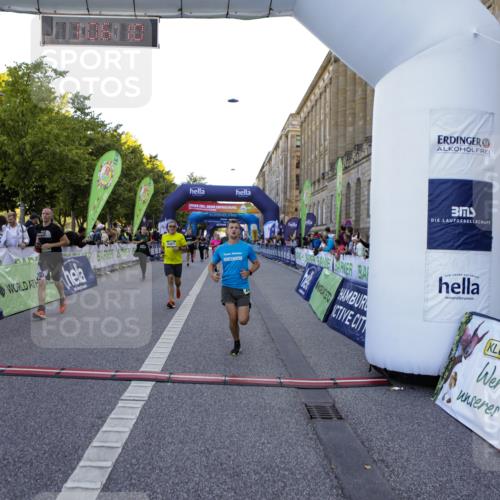 01.09.2024 - BARMER Alsterlauf Kathrin Stürmer Photography http://msf.ph/oto/6970904 01.09.2024 10:06:08 Ziel 2362, 2498, 2819, 3081, 3500, 3535, 3845, 3893, 3917, 4245, 4702, 4870, 5159, 8231, 2076, 2170, 2265, 2499, 2592, 2858, 2892, 2983, 3005, 3161, 3256, 3299, 3436, 3444, 3490, 3514, 3627, 3665, 4016, 4060, 4465, 4801, 5021, 5022, 5066, 5067 meine-sportfotos.de