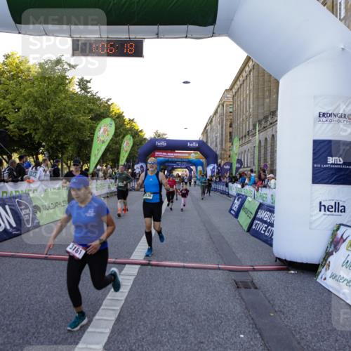 01.09.2024 - BARMER Alsterlauf Kathrin Stürmer Photography http://msf.ph/oto/6970919 01.09.2024 10:06:16 Ziel 2362, 2498, 2546, 2621, 2622, 2819, 2842, 2846, 3081, 3307, 3406, 3497, 3500, 3532, 3533, 3535, 3845, 3893, 3917, 4073, 4245, 4442, 4547, 4548, 4586, 4676, 5159, 5307, 2076, 2214, 2418, 2739, 3062, 3161, 3256, 3299, 3436, 3490, 3514, 3944, 4016, 4060, 4465, 4730, 5067, 5160, 8027, 8359 meine-sportfotos.de