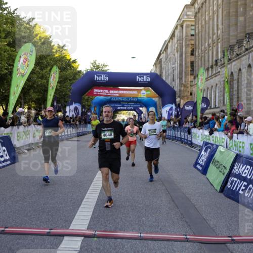 01.09.2024 - BARMER Alsterlauf Kathrin Stürmer Photography http://msf.ph/oto/6970930 01.09.2024 10:06:26 Ziel 1178, 2362, 2377, 2378, 2546, 2574, 2575, 2593, 2621, 2622, 2842, 2846, 3081, 3110, 3158, 3265, 3307, 3406, 3497, 3500, 3532, 3533, 3871, 4004, 4073, 4442, 4547, 4548, 4586, 4676, 5307, 2418, 2439, 2739, 2900, 3022, 3025, 3062, 3689, 3944, 4089, 4333, 4631, 4648, 4730, 4820, 5195, 8286, 8359 meine-sportfotos.de