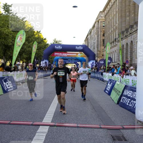 01.09.2024 - BARMER Alsterlauf Kathrin Stürmer Photography http://msf.ph/oto/6970931 01.09.2024 10:06:26 Ziel 1178, 2362, 2377, 2378, 2546, 2574, 2575, 2593, 2621, 2622, 2842, 2846, 3081, 3110, 3158, 3265, 3307, 3406, 3497, 3500, 3532, 3533, 3871, 4004, 4073, 4442, 4547, 4548, 4586, 4676, 5307, 2418, 2439, 2739, 2900, 3022, 3025, 3062, 3689, 3944, 4089, 4333, 4631, 4648, 4730, 4820, 5195, 8286, 8359 meine-sportfotos.de