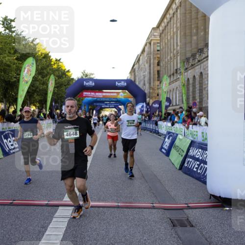 01.09.2024 - BARMER Alsterlauf Kathrin Stürmer Photography http://msf.ph/oto/6970935 01.09.2024 10:06:27 Ziel 1178, 2362, 2377, 2378, 2546, 2574, 2575, 2593, 2621, 2622, 2842, 2846, 3081, 3110, 3158, 3265, 3307, 3406, 3497, 3500, 3532, 3533, 3871, 4004, 4073, 4442, 4547, 4548, 4586, 4676, 5307, 2439, 2670, 2739, 2900, 3022, 3025, 3062, 3689, 3944, 4089, 4333, 4631, 4648, 4730, 4820, 5195, 8286, 8359 meine-sportfotos.de