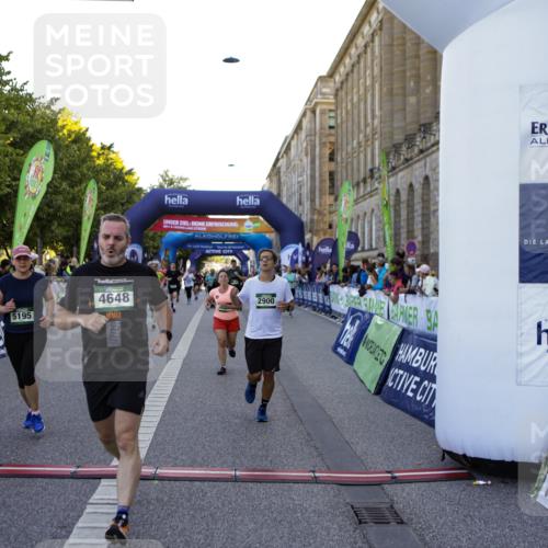 01.09.2024 - BARMER Alsterlauf Kathrin Stürmer Photography http://msf.ph/oto/6970936 01.09.2024 10:06:27 Ziel 1178, 2362, 2377, 2378, 2546, 2574, 2575, 2593, 2621, 2622, 2842, 2846, 3081, 3110, 3158, 3265, 3307, 3406, 3497, 3500, 3532, 3533, 3871, 4004, 4073, 4442, 4547, 4548, 4586, 4676, 5307, 2439, 2670, 2739, 2900, 3022, 3025, 3062, 3689, 3944, 4089, 4333, 4631, 4648, 4730, 4820, 5195, 8286, 8359 meine-sportfotos.de