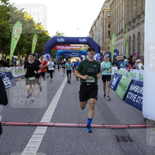 01.09.2024 - BARMER Alsterlauf Kathrin Stürmer Photography http://msf.ph/oto/6970947 01.09.2024 10:06:33 Ziel 1178, 2377, 2378, 2574, 2575, 2593, 2621, 2622, 2842, 2846, 3110, 3158, 3265, 3307, 3497, 3871, 4004, 4073, 4442, 4586, 4676, 5307, 2029, 2351, 2358, 2439, 2464, 2670, 2900, 3022, 3025, 3263, 3689, 3795, 4089, 4202, 4333, 4522, 4631, 4648, 4755, 4756, 4820, 5058, 5195, 8017, 8286 meine-sportfotos.de