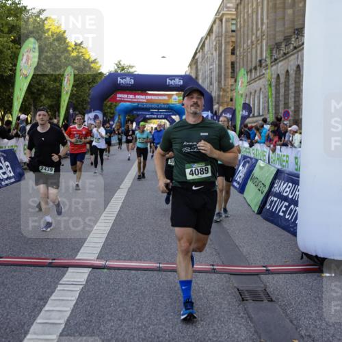 01.09.2024 - BARMER Alsterlauf Kathrin Stürmer Photography http://msf.ph/oto/6970949 01.09.2024 10:06:33 Ziel 1178, 2377, 2378, 2574, 2575, 2593, 2621, 2622, 2842, 2846, 3110, 3158, 3265, 3307, 3497, 3871, 4004, 4073, 4442, 4586, 4676, 5307, 2029, 2351, 2358, 2439, 2464, 2670, 2900, 3022, 3025, 3263, 3689, 3795, 4089, 4202, 4333, 4522, 4631, 4648, 4755, 4756, 4820, 5058, 5195, 8017, 8286 meine-sportfotos.de