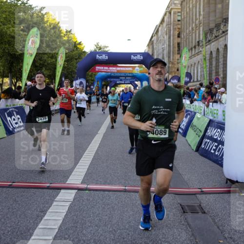 01.09.2024 - BARMER Alsterlauf Kathrin Stürmer Photography http://msf.ph/oto/6970950 01.09.2024 10:06:33 Ziel 1178, 2377, 2378, 2574, 2575, 2593, 2621, 2622, 2842, 2846, 3110, 3158, 3265, 3307, 3497, 3871, 4004, 4073, 4442, 4586, 4676, 5307, 2029, 2351, 2358, 2439, 2464, 2670, 2900, 3022, 3025, 3263, 3689, 3795, 4089, 4202, 4333, 4522, 4631, 4648, 4755, 4756, 4820, 5058, 5195, 8017, 8286 meine-sportfotos.de