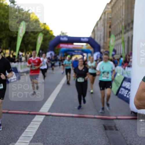 01.09.2024 - BARMER Alsterlauf Kathrin Stürmer Photography http://msf.ph/oto/6970954 01.09.2024 10:06:34 Ziel 1178, 2377, 2378, 2574, 2575, 2593, 2621, 3110, 3158, 3265, 3497, 3871, 4004, 4073, 4442, 4586, 4676, 5307, 2029, 2213, 2351, 2358, 2439, 2464, 2670, 2900, 3022, 3025, 3088, 3263, 3689, 3795, 4089, 4202, 4333, 4522, 4631, 4755, 4756, 4820, 5058, 5195, 8017, 8286 meine-sportfotos.de