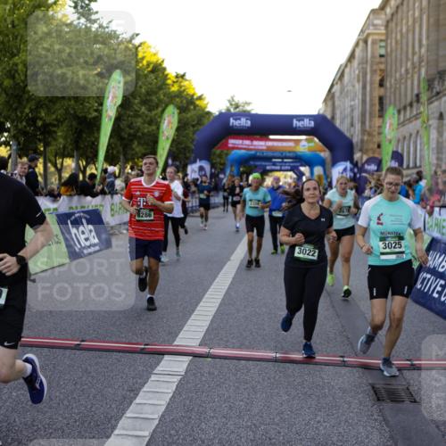 01.09.2024 - BARMER Alsterlauf Kathrin Stürmer Photography http://msf.ph/oto/6970955 01.09.2024 10:06:34 Ziel 1178, 2377, 2378, 2574, 2575, 2593, 2621, 3110, 3158, 3265, 3497, 3871, 4004, 4073, 4442, 4586, 4676, 5307, 2029, 2213, 2351, 2358, 2439, 2464, 2670, 2900, 3022, 3025, 3088, 3263, 3689, 3795, 4089, 4202, 4333, 4522, 4631, 4755, 4756, 4820, 5058, 5195, 8017, 8286 meine-sportfotos.de
