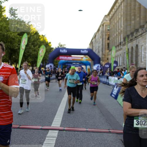 01.09.2024 - BARMER Alsterlauf Kathrin Stürmer Photography http://msf.ph/oto/6970958 01.09.2024 10:06:36 Ziel 1178, 2377, 2378, 2574, 2575, 2593, 2621, 3110, 3158, 3265, 3871, 4004, 4586, 2029, 2213, 2351, 2358, 2439, 2464, 2670, 2853, 3022, 3025, 3088, 3263, 3689, 3795, 4089, 4202, 4333, 4522, 4631, 4755, 4756, 4823, 5058, 8017, 8286, 8324 meine-sportfotos.de