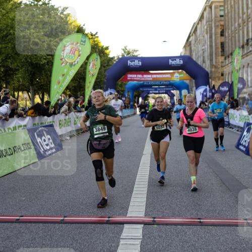 01.09.2024 - BARMER Alsterlauf Kathrin Stürmer Photography http://msf.ph/oto/6970959 01.09.2024 10:07:04 Ziel 2128, 2271, 2972, 3086, 3445, 4243, 4346, 4951, 5050, 5090, 5132, 5242, 8125, 2285, 2718, 2856, 2946, 3313, 3849, 4009, 4037, 4038, 4161, 4459, 4717, 4925, 4931, 5227, 5288, 8323 meine-sportfotos.de