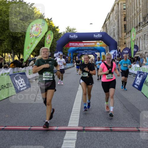 01.09.2024 - BARMER Alsterlauf Kathrin Stürmer Photography http://msf.ph/oto/6970961 01.09.2024 10:07:04 Ziel 2128, 2271, 2972, 3086, 3445, 4243, 4346, 4951, 5050, 5090, 5132, 5242, 8125, 2285, 2718, 2856, 2946, 3313, 3849, 4009, 4037, 4038, 4161, 4459, 4717, 4925, 4931, 5227, 5288, 8323 meine-sportfotos.de