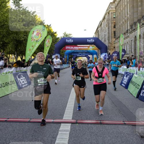 01.09.2024 - BARMER Alsterlauf Kathrin Stürmer Photography http://msf.ph/oto/6970962 01.09.2024 10:07:04 Ziel 2128, 2271, 2972, 3086, 3445, 4243, 4346, 4951, 5050, 5090, 5132, 5242, 8125, 2285, 2718, 2856, 2946, 3313, 3849, 4009, 4037, 4038, 4161, 4459, 4717, 4925, 4931, 5227, 5288, 8323 meine-sportfotos.de