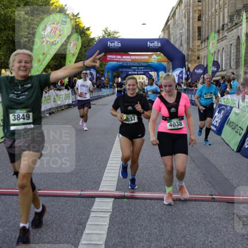 01.09.2024 - BARMER Alsterlauf Kathrin Stürmer Photography http://msf.ph/oto/6970965 01.09.2024 10:07:05 Ziel 2128, 2271, 2972, 3086, 3445, 4243, 4346, 4951, 5050, 5090, 5132, 5242, 8125, 2285, 2718, 2856, 2946, 2978, 3313, 3849, 4009, 4037, 4038, 4161, 4459, 4717, 4931, 5227, 5288 meine-sportfotos.de