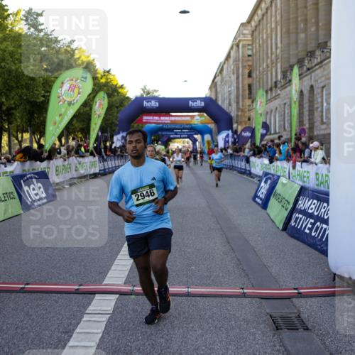 01.09.2024 - BARMER Alsterlauf Kathrin Stürmer Photography http://msf.ph/oto/6970966 01.09.2024 10:07:08 Ziel 2271, 2972, 3314, 3363, 3445, 4243, 4346, 4951, 5049, 5050, 5090, 5132, 2157, 2285, 2547, 2718, 2856, 2946, 2978, 3313, 3849, 4009, 4037, 4038, 4161, 4459, 4717, 5227, 5288 meine-sportfotos.de