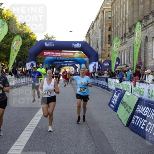 01.09.2024 - BARMER Alsterlauf Kathrin Stürmer Photography http://msf.ph/oto/6970979 01.09.2024 10:07:11 Ziel 2241, 2271, 2965, 2972, 2980, 3314, 3363, 3445, 4346, 4642, 5049, 5050, 5090, 5132, 2157, 2285, 2298, 2547, 2707, 2718, 2856, 2946, 2978, 3313, 4037, 4038, 4161, 4459, 4717, 5271, 5288 meine-sportfotos.de
